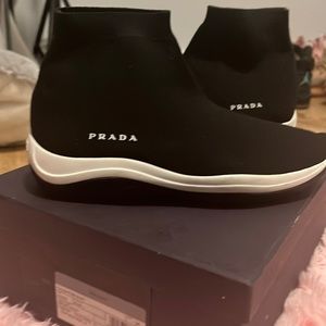 Black pradas kids